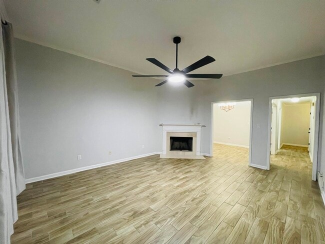 Building Photo - 2256 Lake Springs Ln