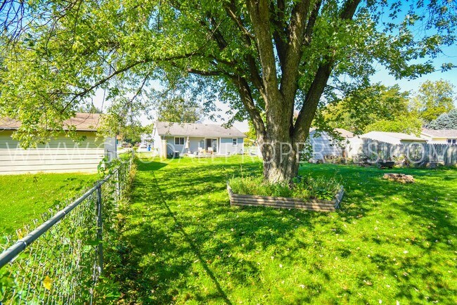 Building Photo - 2 Bedroom 2 Bath Home in Des Moines