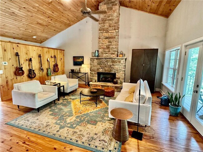 Building Photo - 72 Terrace Way