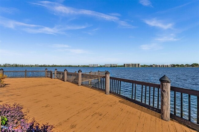 Building Photo - 109 Lake Emerald Dr