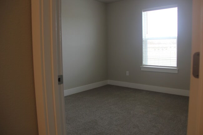 Building Photo - 16555 Senden Ave