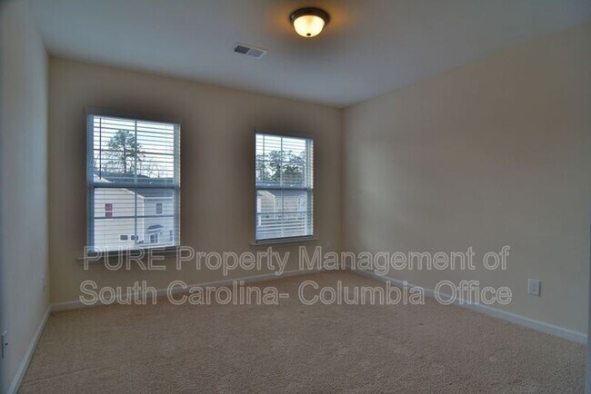 Building Photo - 207 Eagle Park Dr