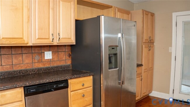 Building Photo - 2731 Parkdale Rd