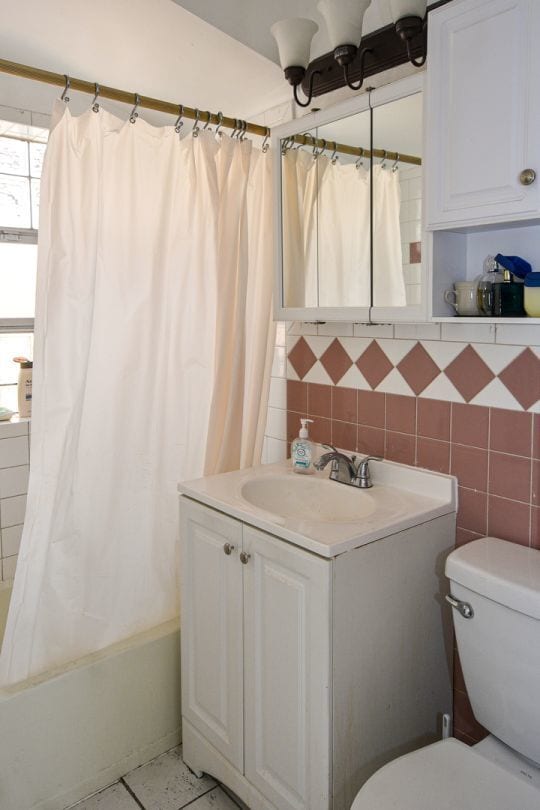 Building Photo - 5036 S Leclaire Ave