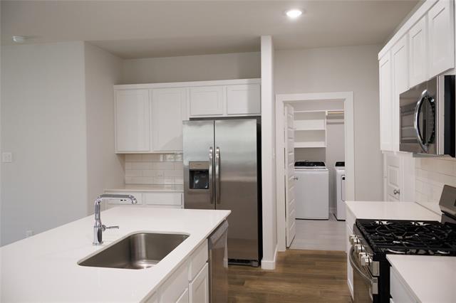 Building Photo - 3916 Nasworthy Dr