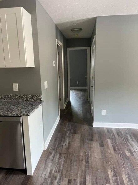 Building Photo - 130 S Main St