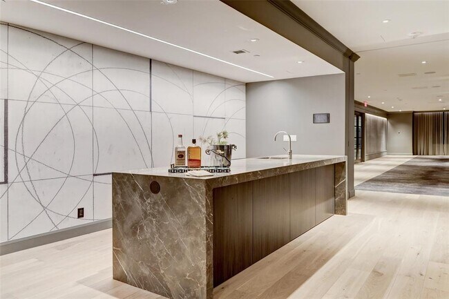 Building Photo - 5110 San Felipe St