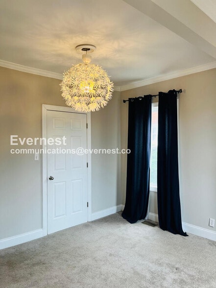 Building Photo - 2913 Davis Ave