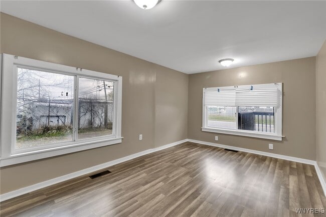 Building Photo - 114 Sawyer Ave