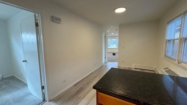 Building Photo - 3 bedroom in CHICAGO IL 60630