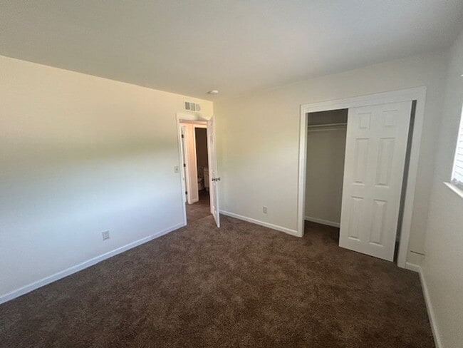 Building Photo - Newly Remodeled