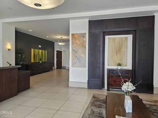 Building Photo - 3223 W 6th St