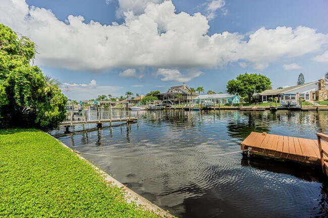 Building Photo - 4149 Floramar Ter