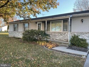 Building Photo - 103 Courier Ct