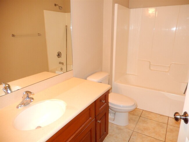 Building Photo - 1520 Crescent Hills Dr
