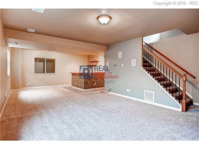 Building Photo - 8044 Lodi Ln