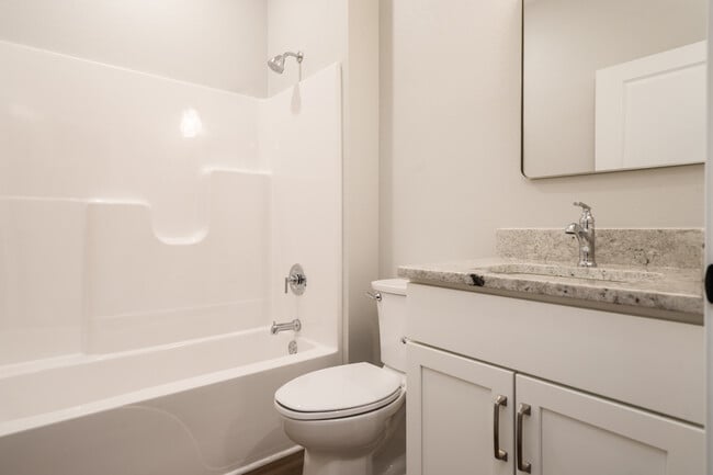 Building Photo - 5731 Willow Creek Ln