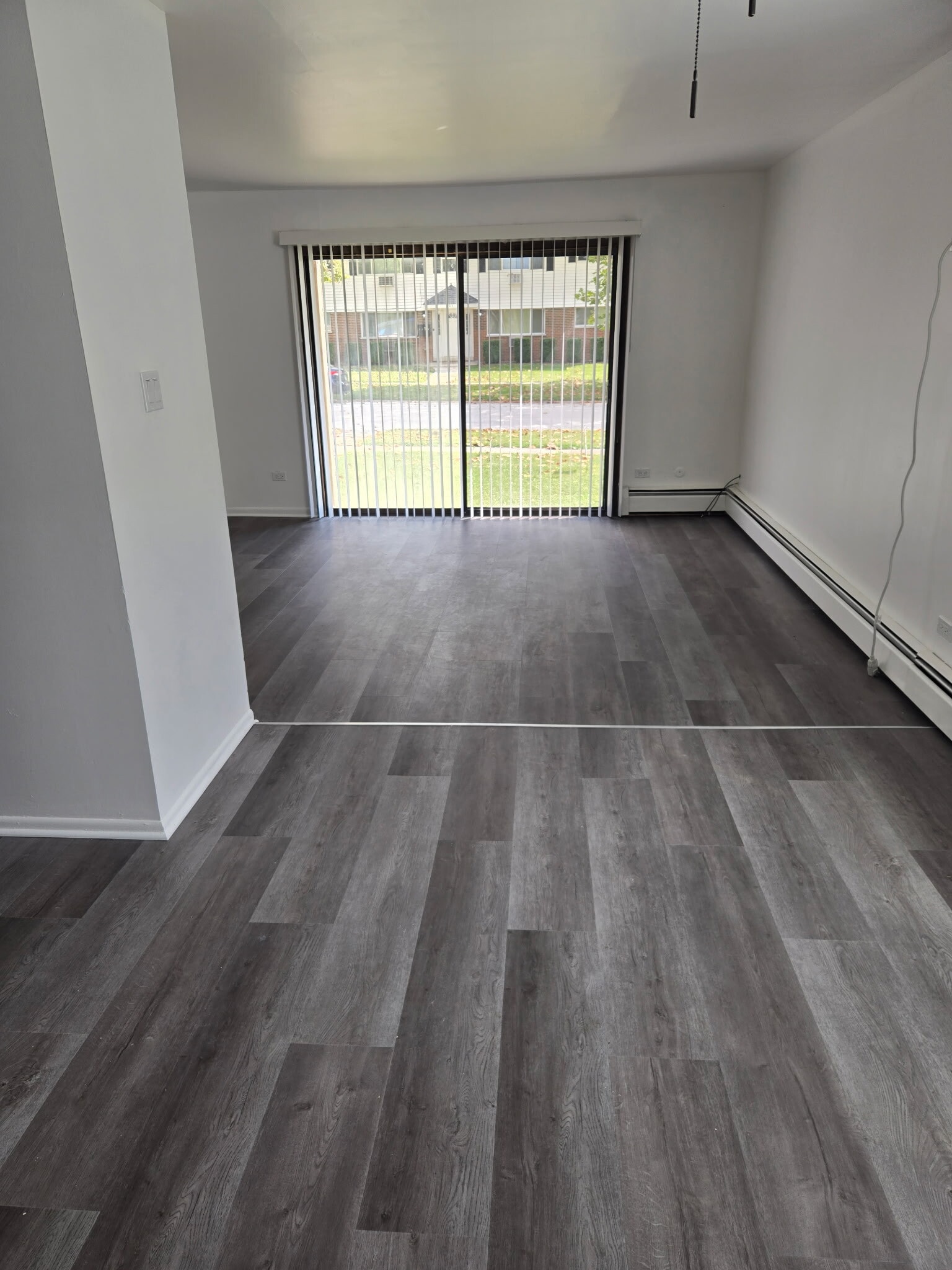 Living/Dining Room - 504 Schroeder Ave