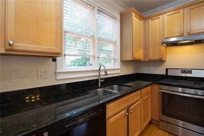 Building Photo - 1440 Hardee St NE