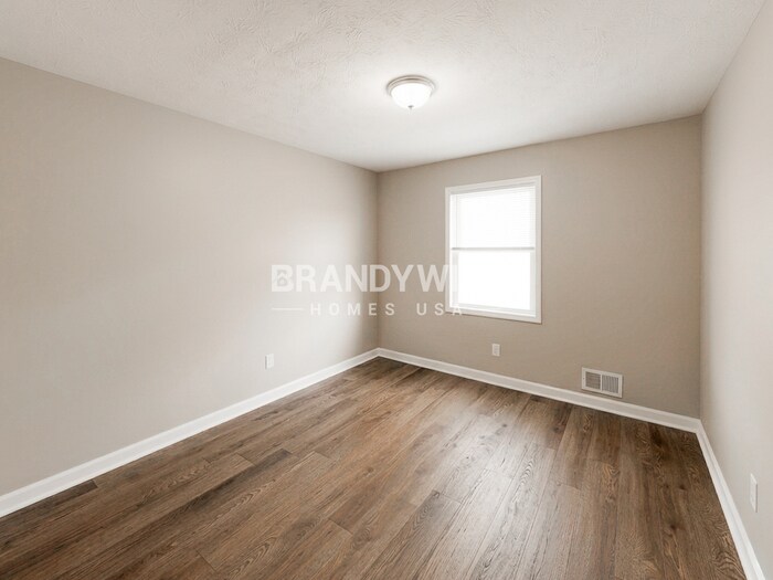 Building Photo - 2150 Moon Dr SW