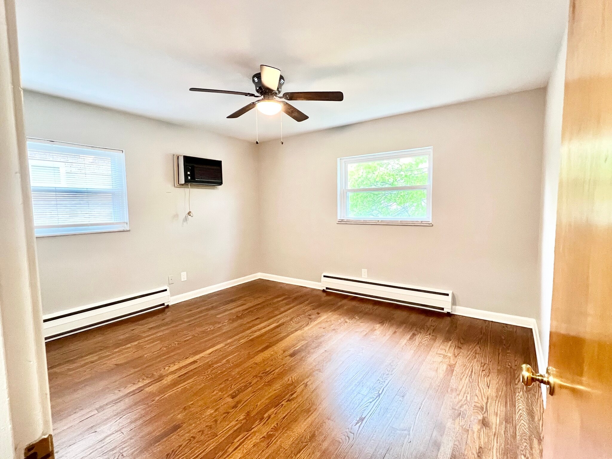 Additional view of bedroom #1 - 2385 Van Leunen Dr
