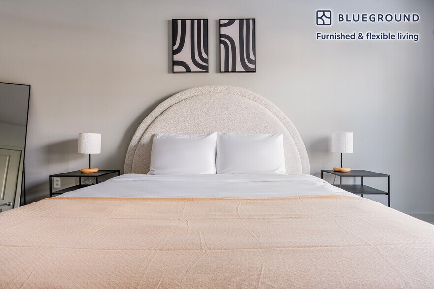 Building Photo - 3929 Landmark Ct