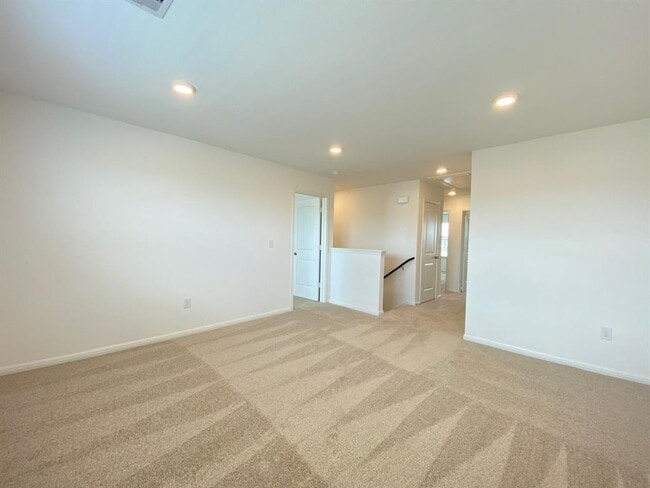 Building Photo - 241 Saide St