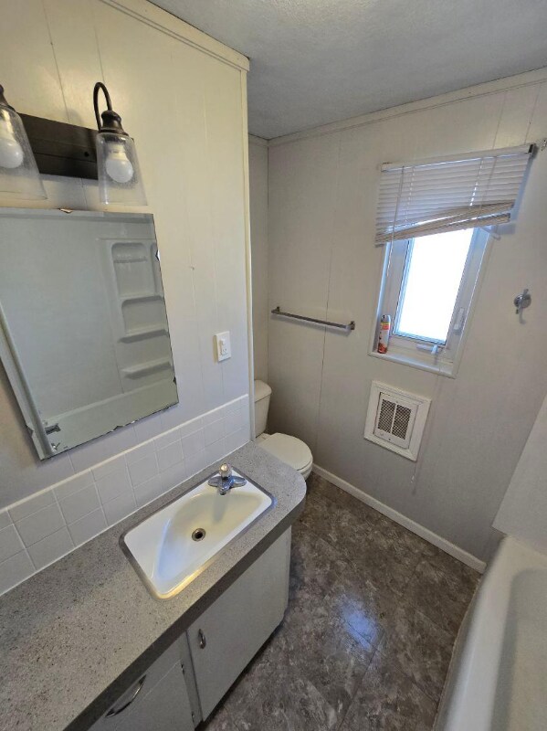 Building Photo - 4 Golf Rd