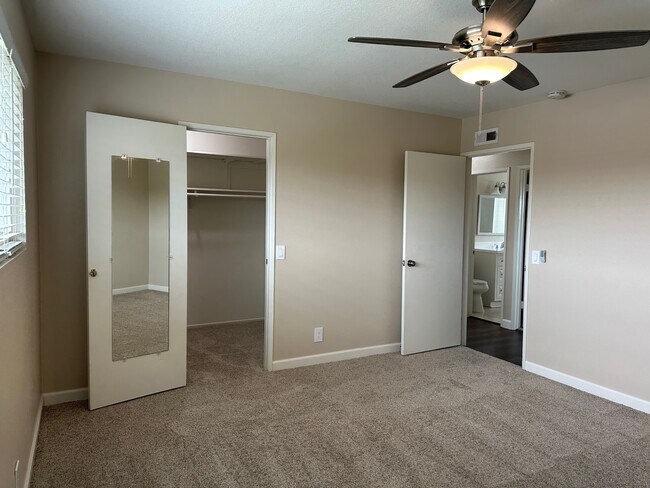 Building Photo - 1393 Scotch Cir