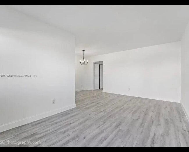 Building Photo - 427 Santander Ave