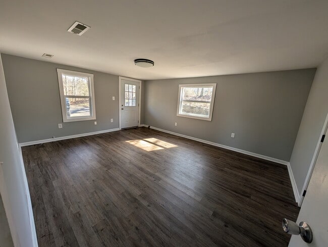 Building Photo - 1603 Industrial Loop Rd