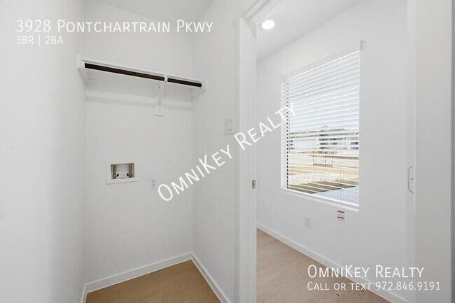 Building Photo - 3928 Pontchartrain Pkwy