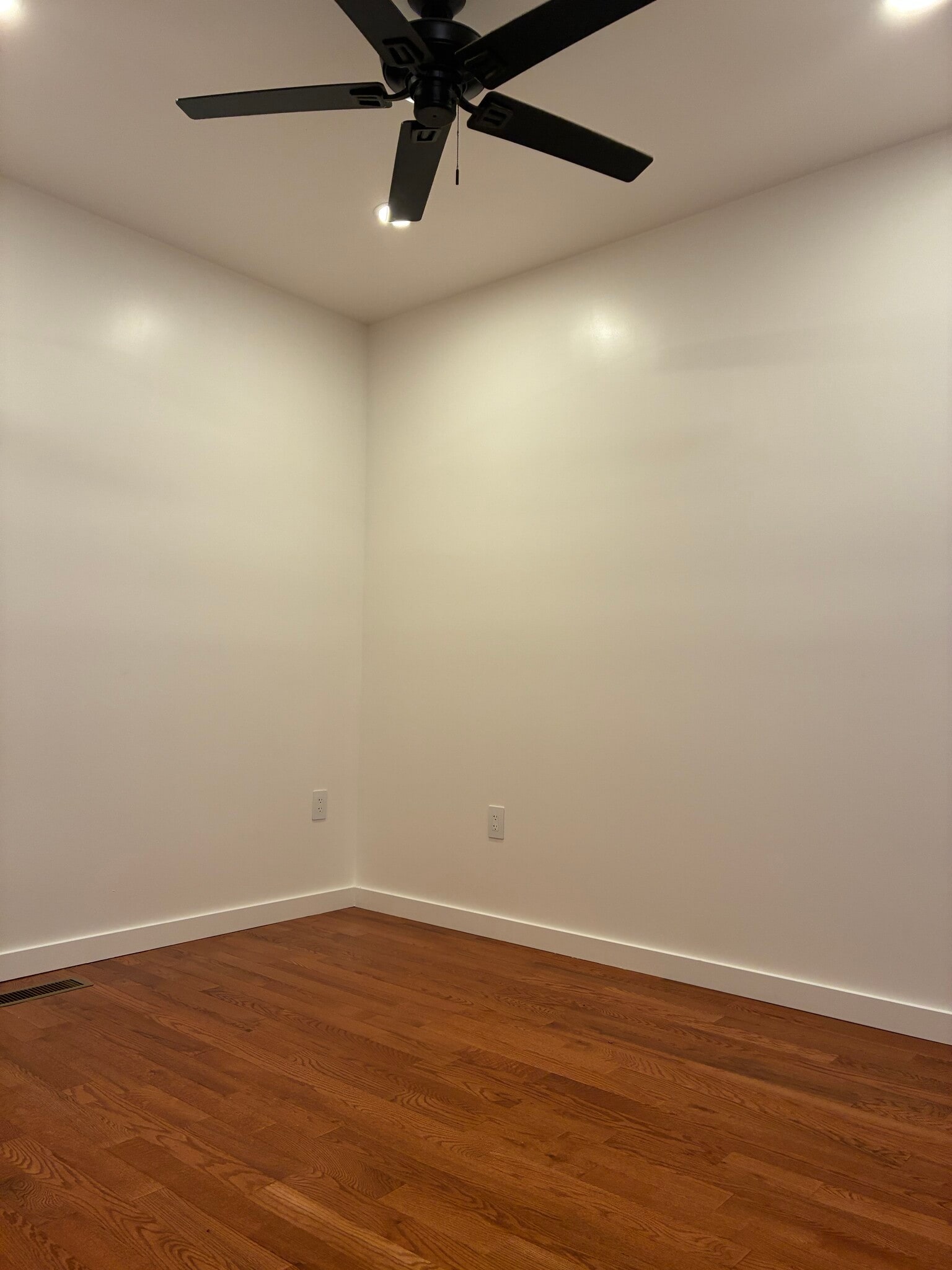 Building Photo - 912 Bellemeade Ave