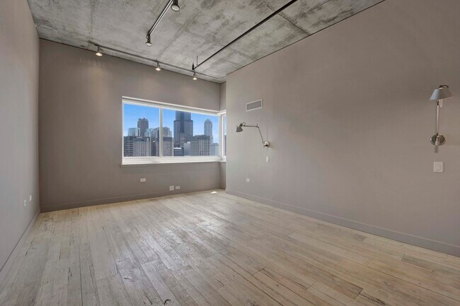 Building Photo - 737 W Washington Blvd