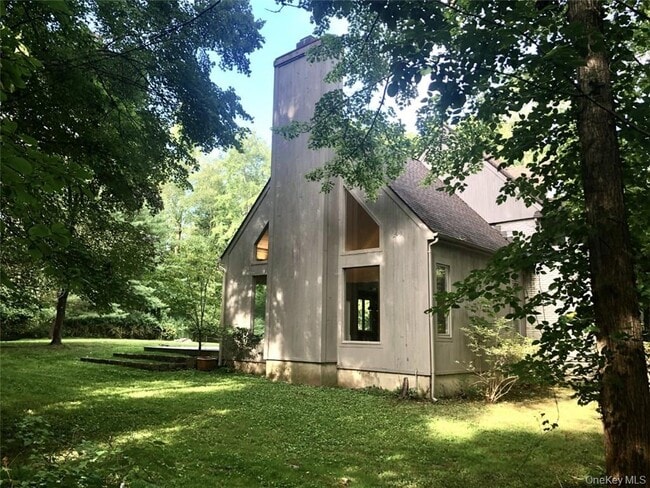 Building Photo - 50 Woods Rd