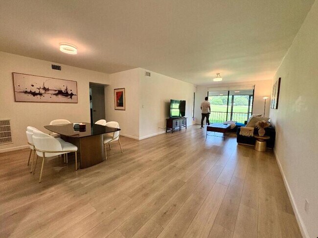 Building Photo - 7744 La Mirada Dr