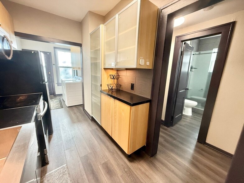 Building Photo - 524 S Fannin Ave