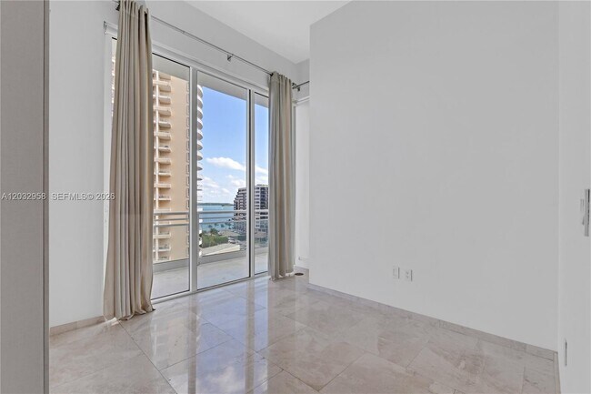 Building Photo - 900 Brickell Key Blvd