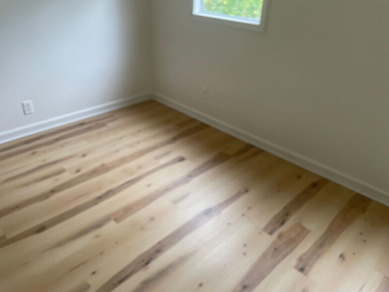 Building Photo - 960 County Rd 662