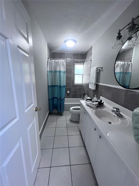 Building Photo - 3857 W University Ave