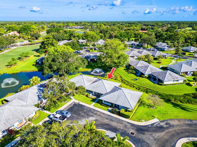 Building Photo - 615 Club Dr