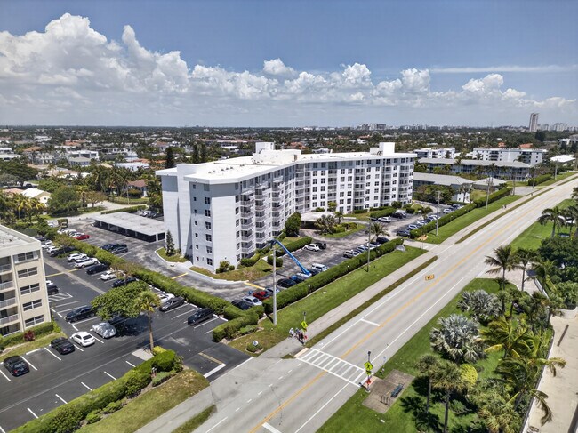 Building Photo - 2851 S Ocean Blvd