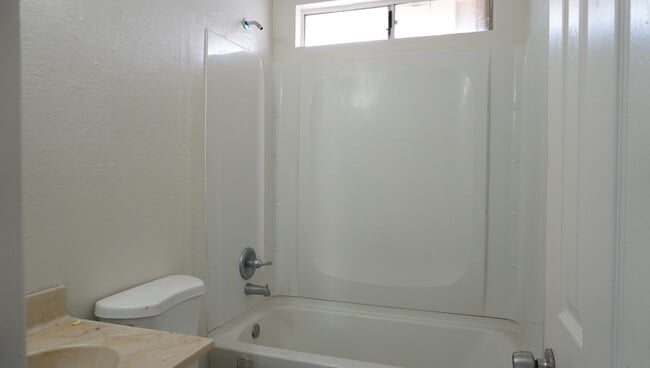 Building Photo - 139 S Norma St