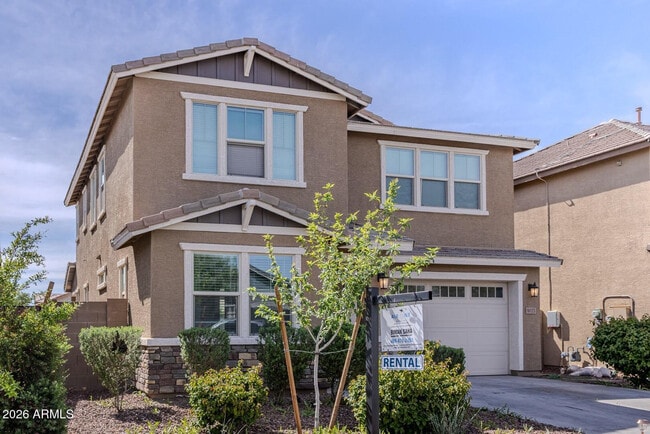 Building Photo - 9115 W Glenrosa Ave