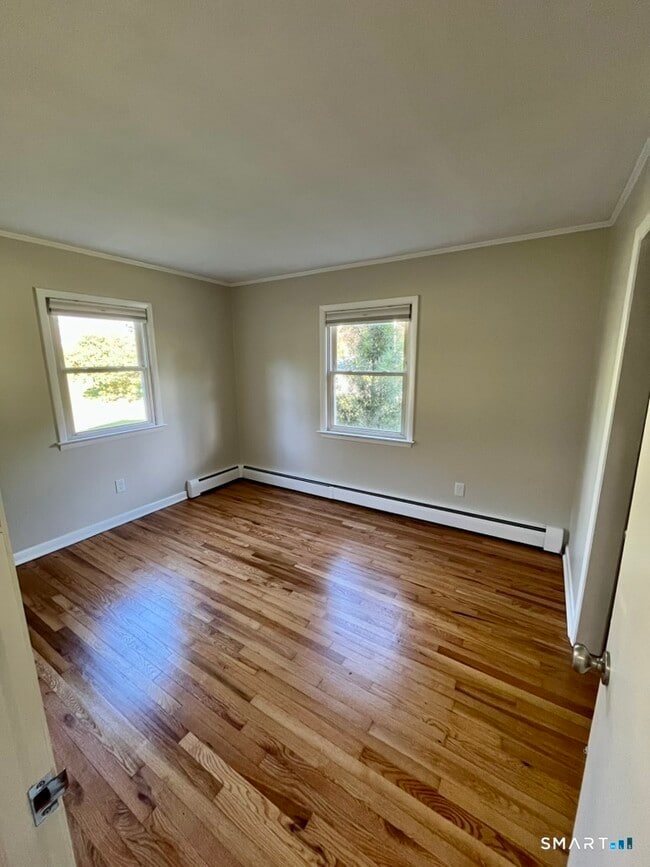 Building Photo - 28 Brookfield Meadows