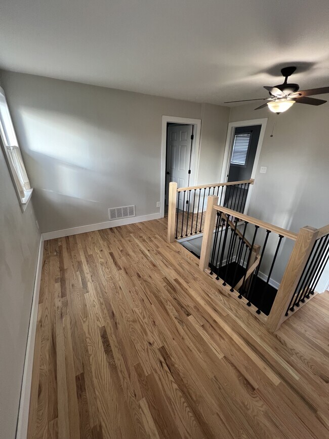 Building Photo - 334 W Willox Ln