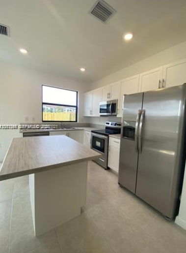Building Photo - 575 NE 208th Ter