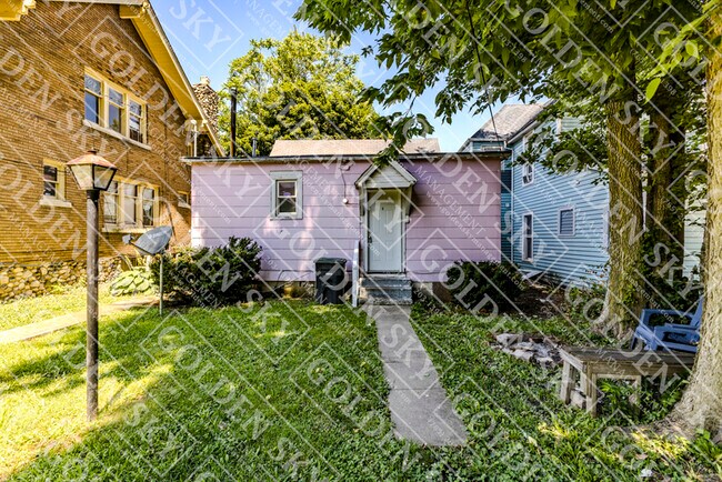 Primary Photo - 619 W Adams St