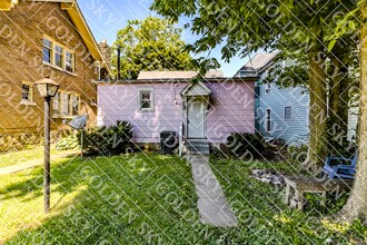 Building Photo - 619 W Adams St