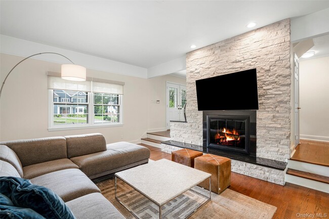 Building Photo - 6 Trails End